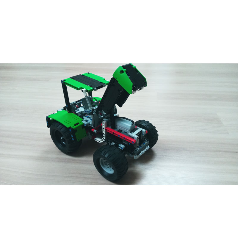 Urban Farming And Urban Agriculture - MOC-80667 Model Blok Bangunan Traktor Pertanian